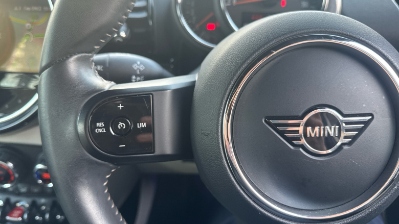 MINI Clubman 1.5 Cooper Exclusive 6dr Auto [Comfort/Nav+ Pack] Petrol Estate